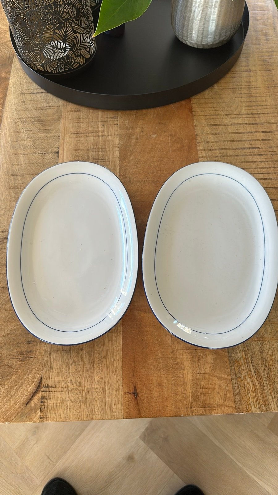 2x Ovale schalen met blauwe rand, Ophalen of Verzenden, Gebruikt, Schaal of Schalen