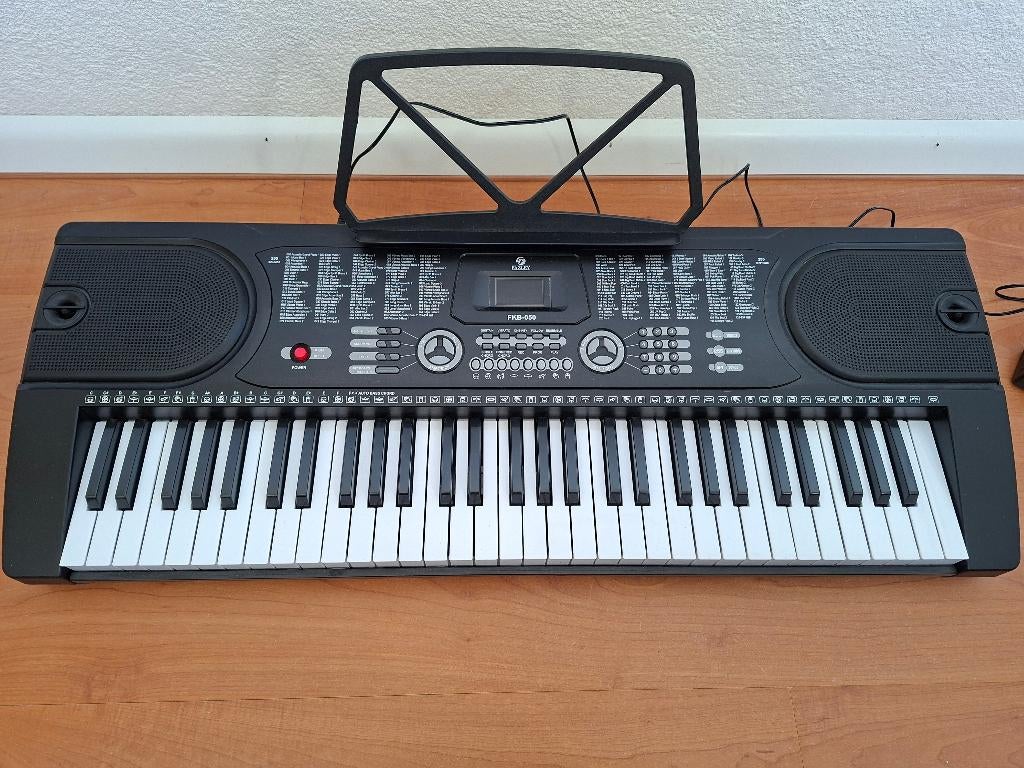 keyboard, Muziek en Instrumenten, Keyboards, Ophalen, Zo goed als nieuw, 61 toetsen, Overige merken
