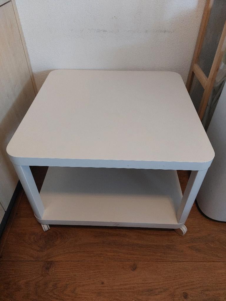 Ikea Tingby Bijzettafel op wieltjes, 45 tot 60 cm, Minder dan 55 cm, Vierkant, Ophalen of Verzenden