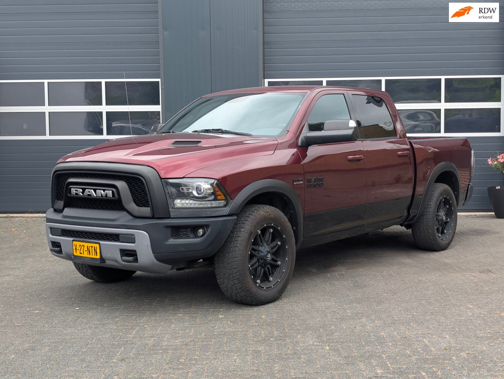Ram RAM 1500 ST REBEL LPG nieuw apk banden, Auto's, Gebruikt, 5654 cc, Leder en Stof, Bedrijf