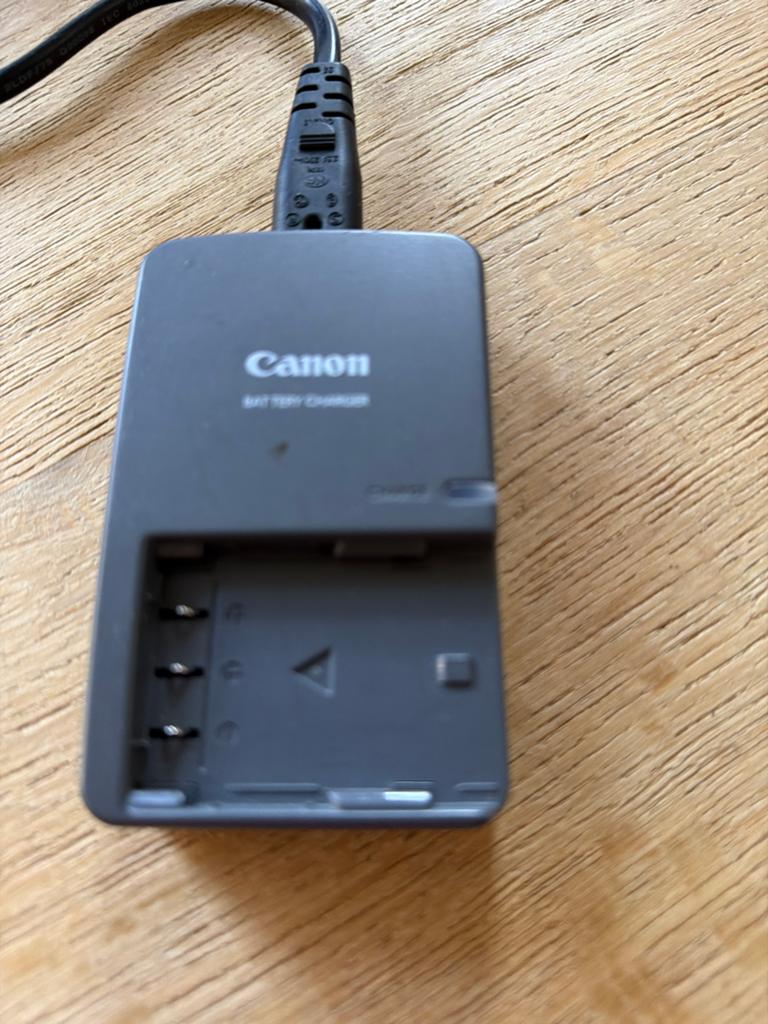 Canon CB-2LWE Batterijlader voor Canon accu's, Ophalen of Verzenden, Zo goed als nieuw