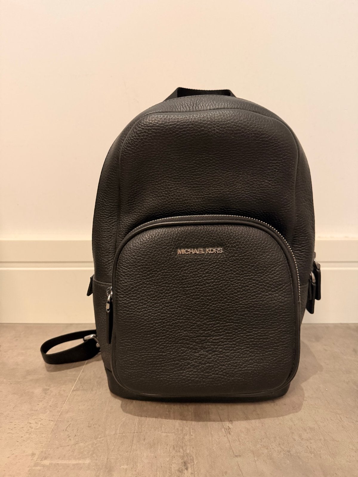 Michael Kors Zwarte Leren Rugzak - Zo goed als nieuw, Overige merken, Ophalen of Verzenden, 30 tot 45 cm, Minder dan 25 cm