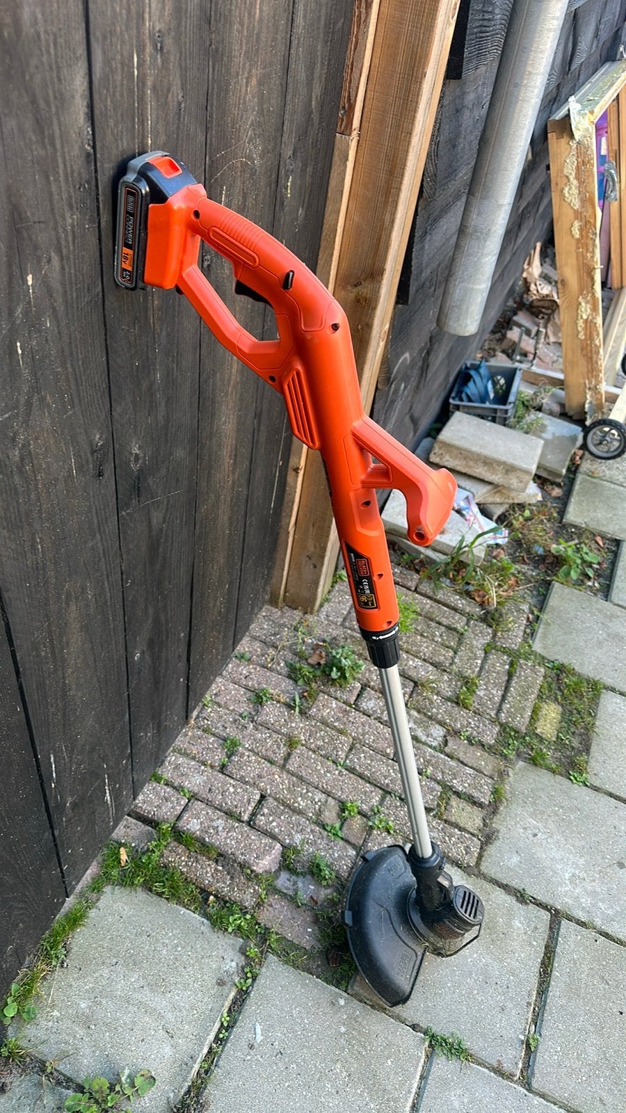 Black+Decker Accu Grastrimmer - Zo goed als nieuw, Ophalen of Verzenden, Zo goed als nieuw, Accu-grasmaaier