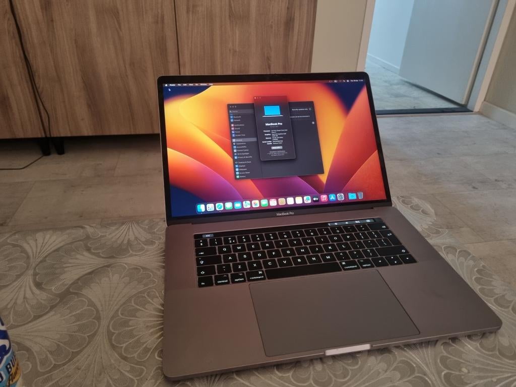 Macbook Pro 15inch 2017 intel core i7/display schade, Computers en Software, Apple Macbooks, MacBook Pro, 256 GB, 2 tot 3 Ghz