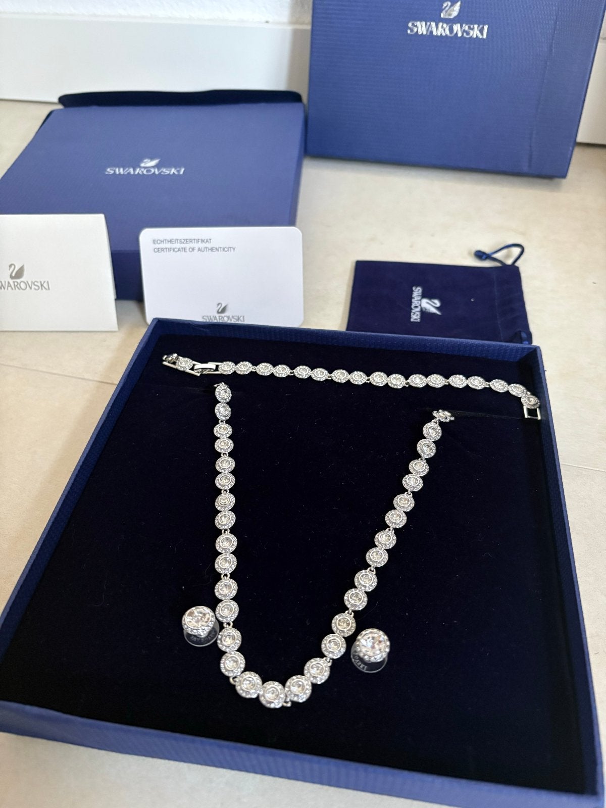Swarovski Ketting, Armband en Oorbellen Set - Zilverkleurig, Met kristal, Overige materialen, Ophalen of Verzenden, Zo goed als nieuw