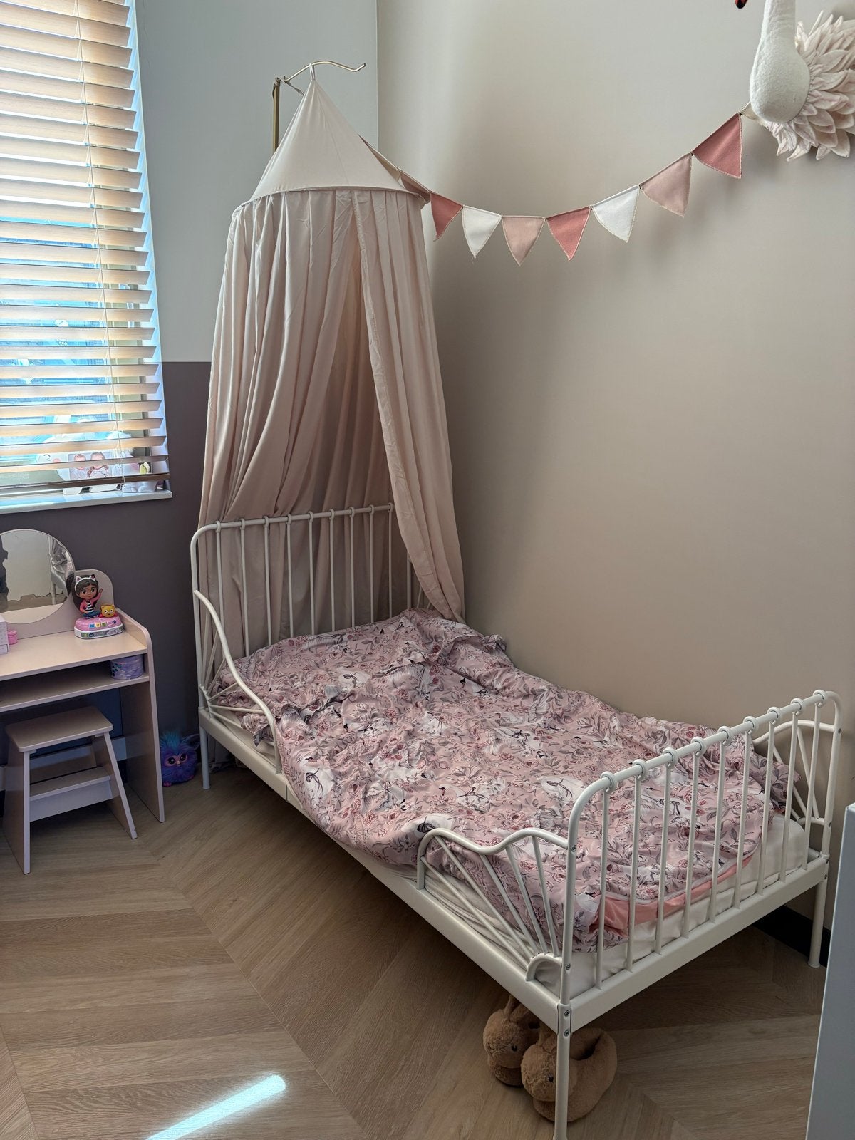 Ikea Minnen uitschuifbaar kinderbed - wit, 85 tot 100 cm, Ophalen of Verzenden, Zo goed als nieuw, Lattenbodem