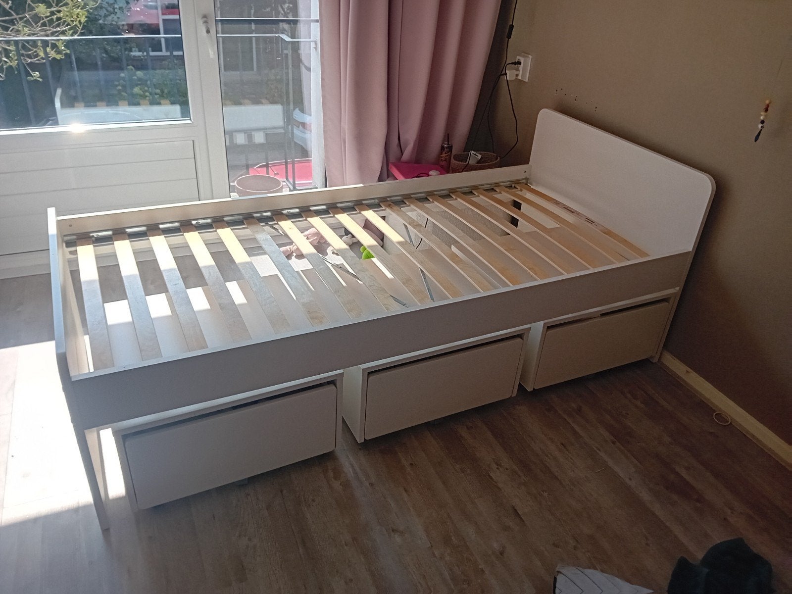 IKEA SLÄKT bedframe met 3 opberglades, wit, 90x200 cm, Huis en Inrichting, Ophalen, Gebruikt, 90 cm, Eenpersoons