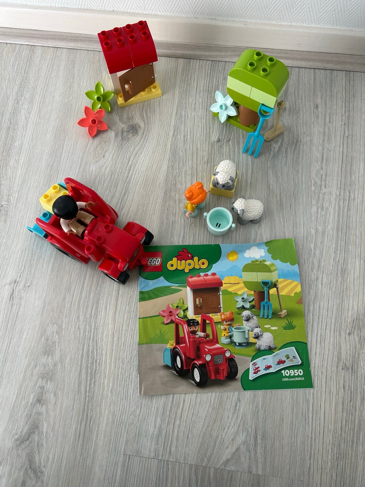 Lego Duplo Boerderij Tractor met Dieren en Figuren (10950), Overige thema's, Ophalen of Verzenden, Zo goed als nieuw, Compleet