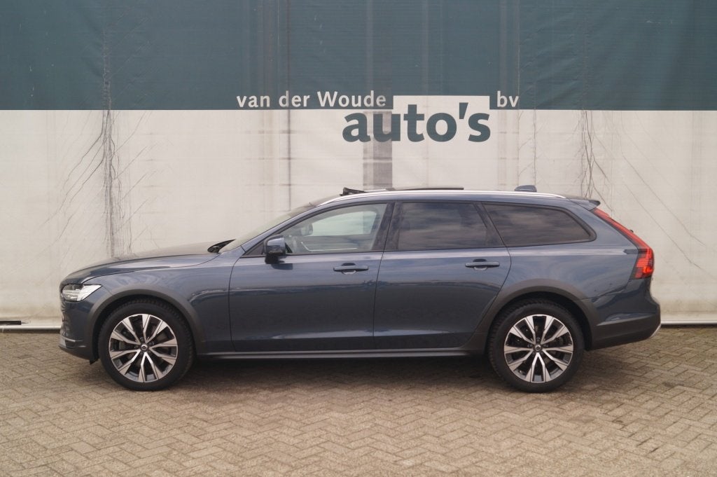 Volvo V90 Cross Country 2.0 B5 250pk AWD Pro -PANO-LEER-CAM-, Auto's, Volvo, Automaat, 15 km/l, Euro 6, 4 cilinders
