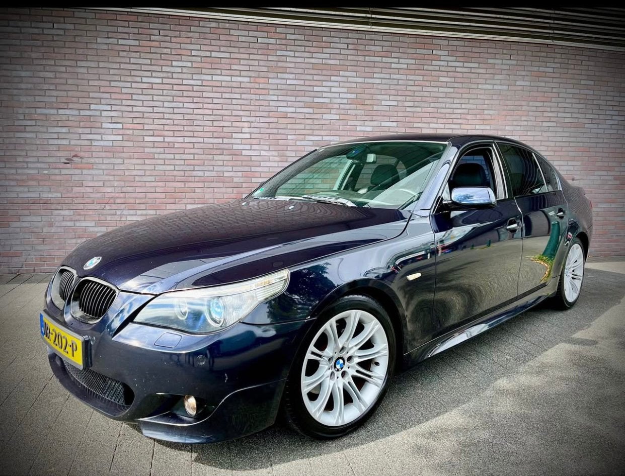BMW 525i E60 origineel M-Pakket | Handgeschakeld, Auto's, BMW, Euro 5, Achterwielaandrijving, 1800 kg, Zwart