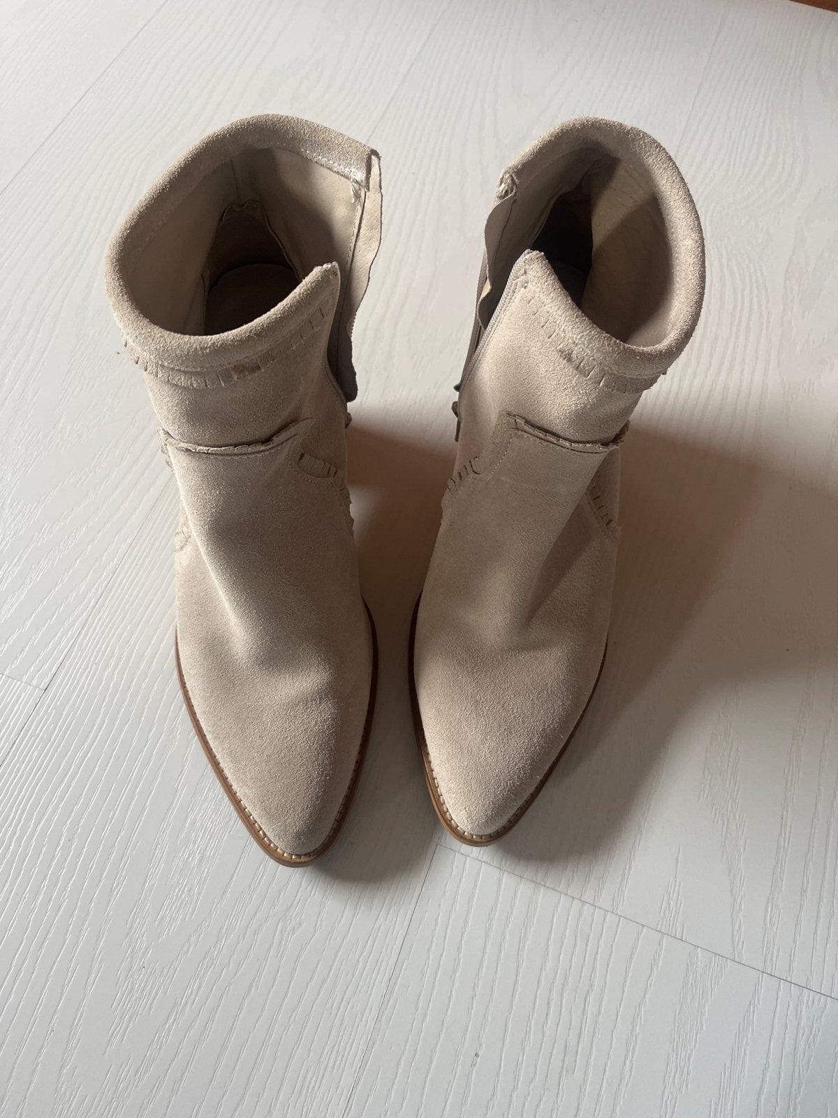 Tango suède leren enkellaarsjes maat 39, Ophalen of Verzenden, Zo goed als nieuw, Beige, Lage of Enkellaarzen