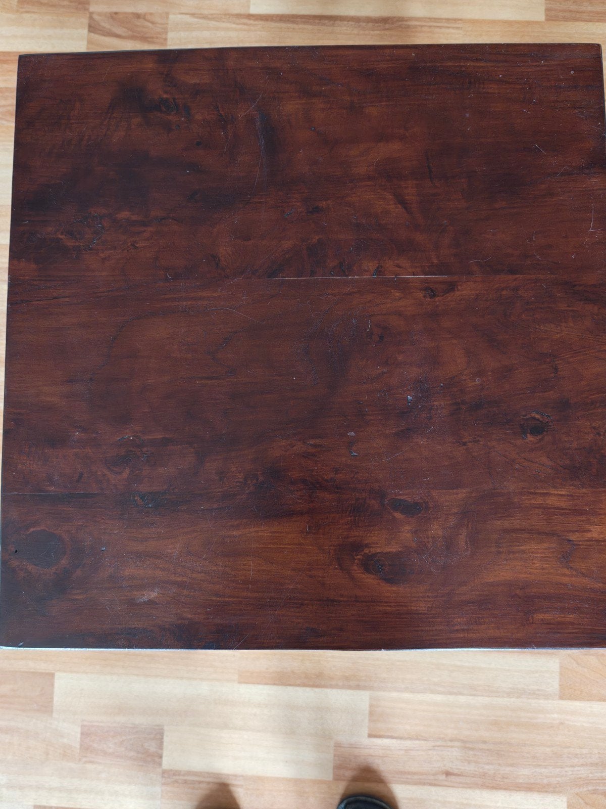 Donkerbruine houten bijzettafel met lade, Huis en Inrichting, Ophalen, Minder dan 50 cm, Gebruikt, Vierkant