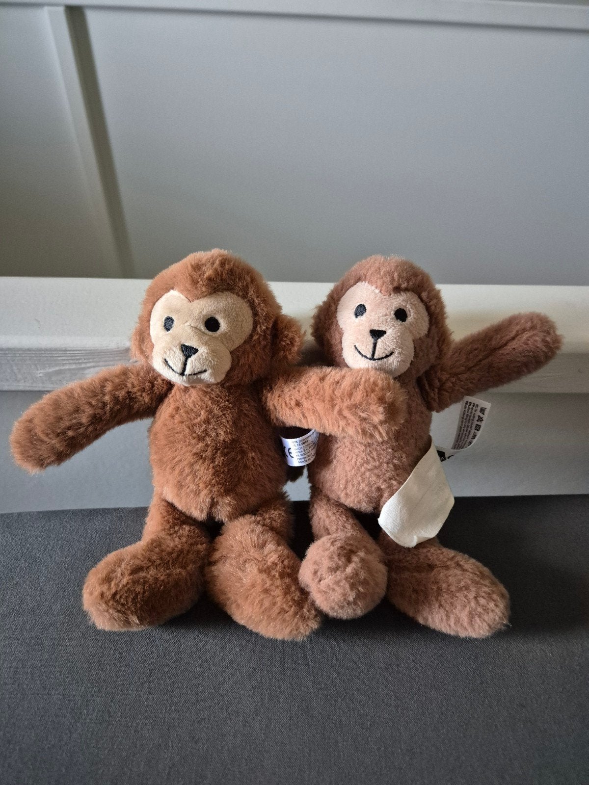 HEMA  - Knuffel Aapjes 2 stuks, Kinderen en Baby's, Ophalen of Verzenden, Zo goed als nieuw, Overige typen