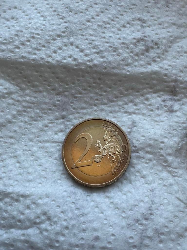 2 Euro munt met verkleuring UNC, Postzegels en Munten, Munten | Europa | Euromunten, Ophalen, Overige landen, 2 euro, Setje