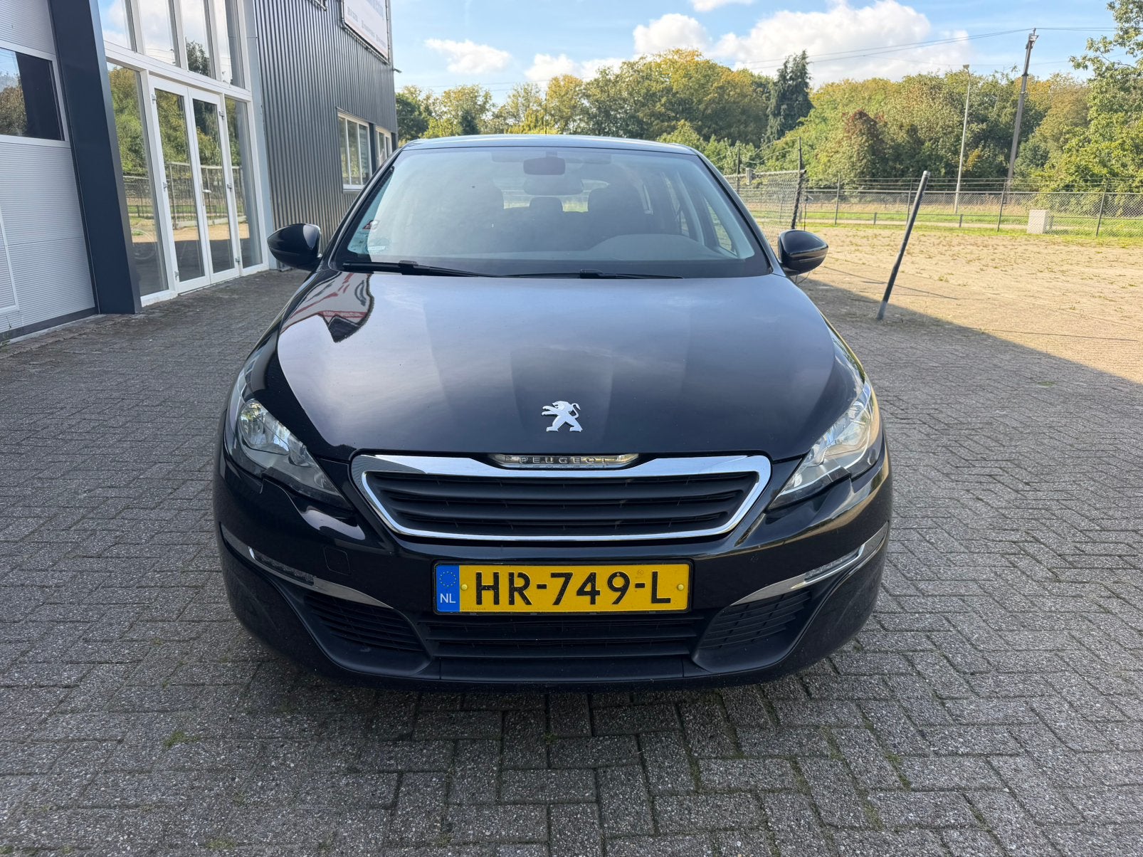 Peugeot 308 1.6 E-hdi 88 KW SW 2015 Zwart nette auto, Auto's, Voorwielaandrijving, Dealer onderhouden, Stof, 4 cilinders