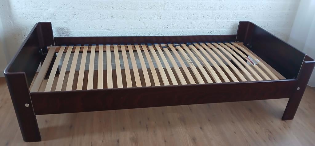 Eenpersoons bed met lattenbodem, Huis en Inrichting, Slaapkamer | Bedden, Ophalen, 90 cm, Eenpersoons, 200 cm