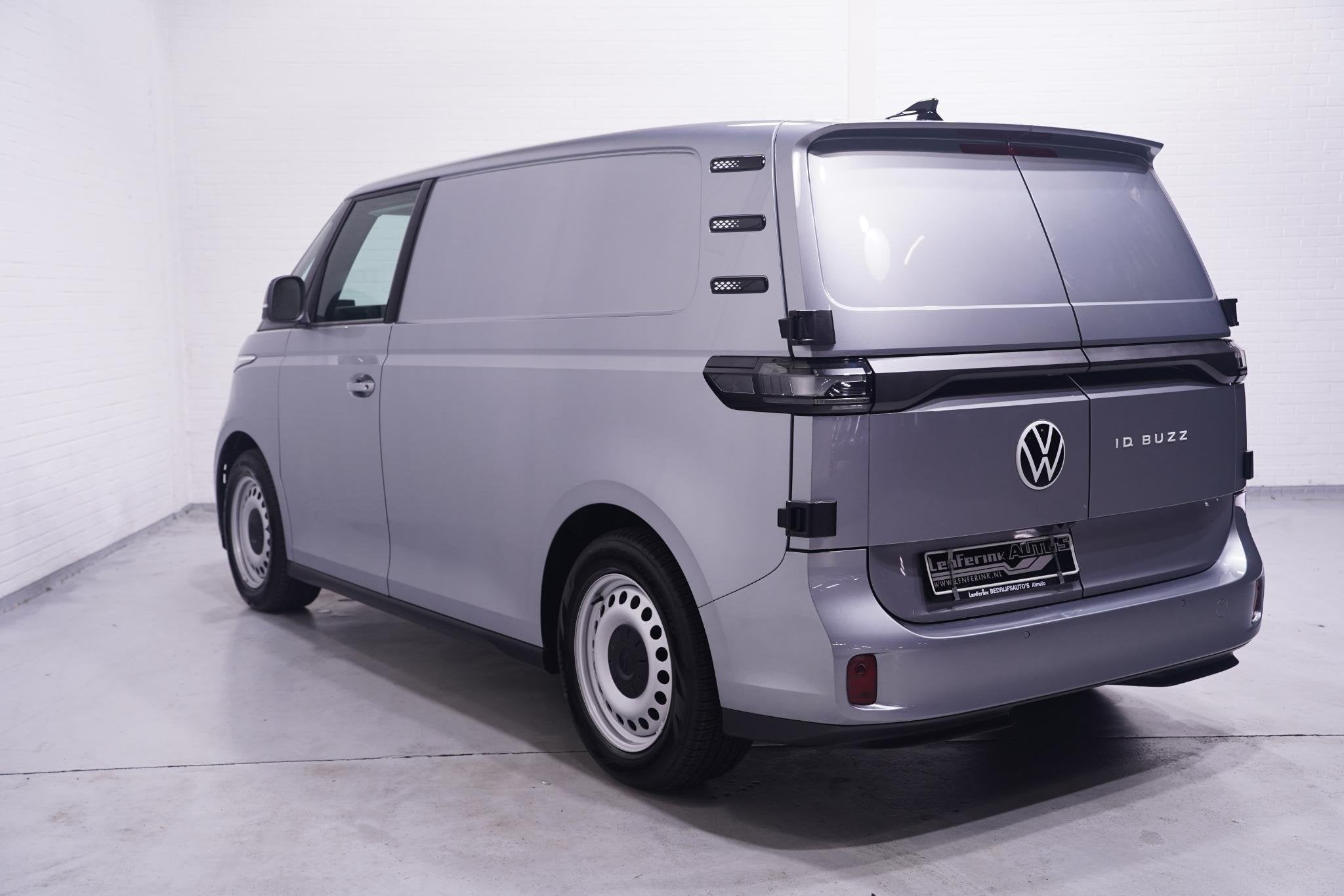 Volkswagen ID Buzz Cargo 79 kWh 286 pk Rijklare Prijs L1H1 A, Stof, Gebruikt, Zwart, Volkswagen