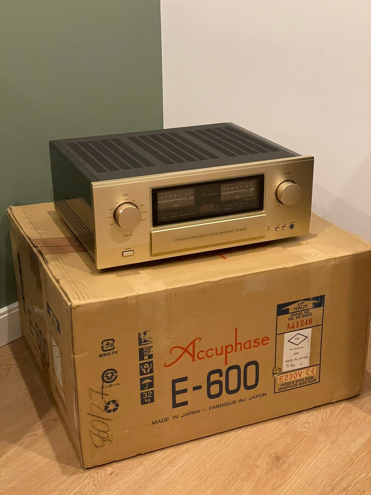 Accuphase E600 PIA - mint condition, Ophalen, Zo goed als nieuw, 120 watt of meer, Overige merken