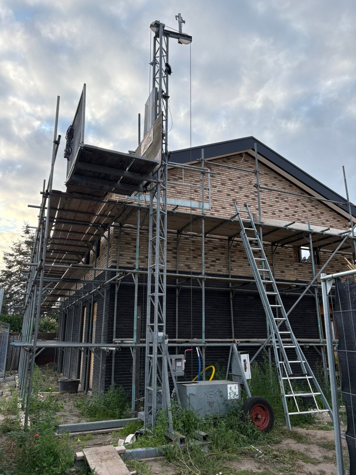 Bouwlift 220v te huur, Doe-het-zelf en Verbouw, Ophalen, Zo goed als nieuw