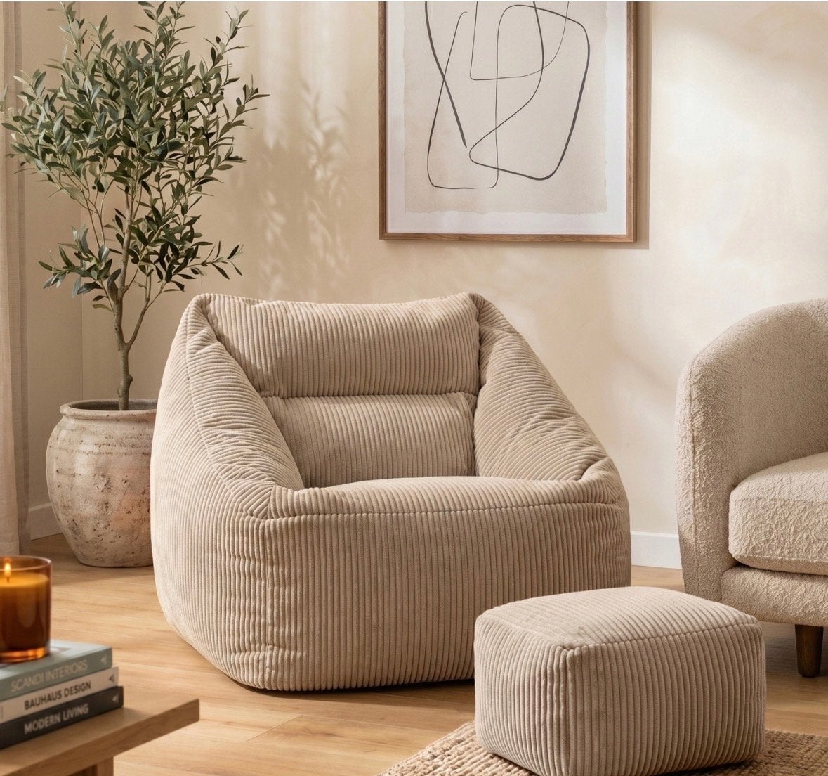 Nieuwe beige ribfluwelen zitzak fauteuil met poef