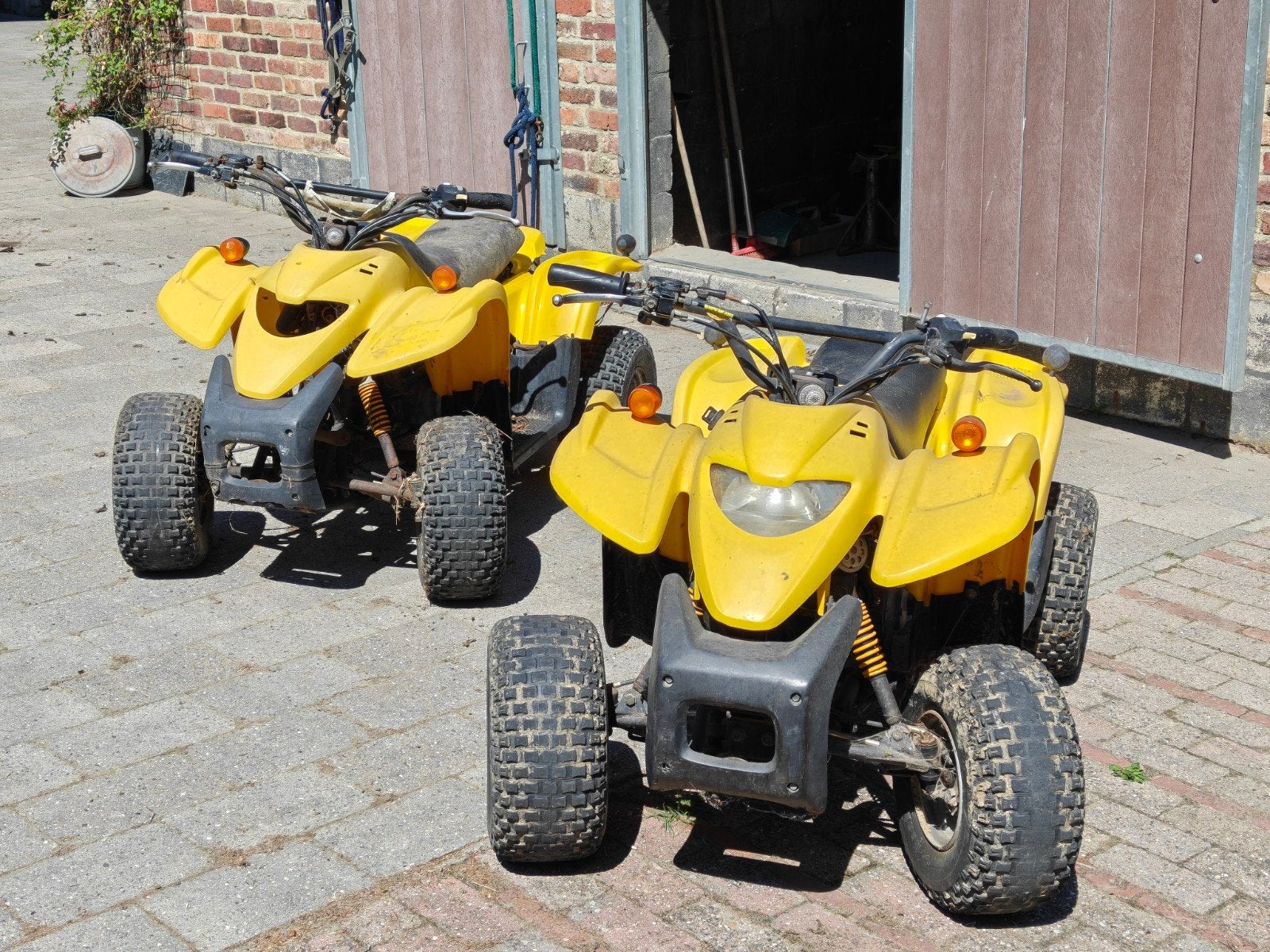 2 Quads - Adly ATV50 - 1 rijdend, 1 voor onderdelen, Ophalen, Gebruikt, Overige typen