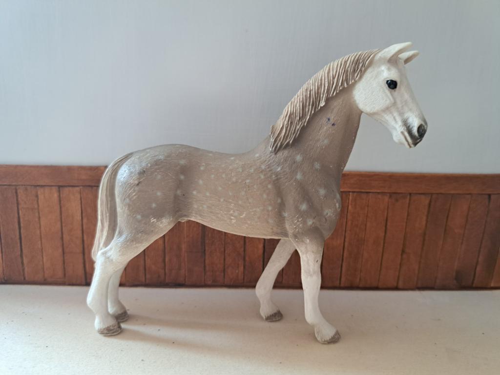 Schleich holsteiner ruin, Ophalen of Verzenden, Zo goed als nieuw, Paard, Beeldje of Figuurtje