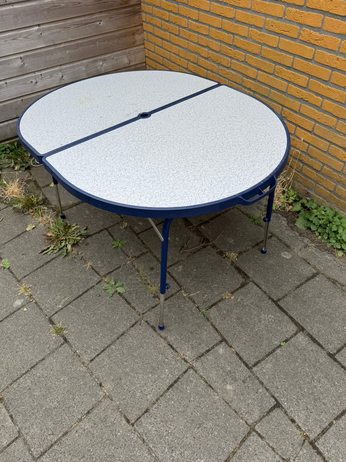 Campingtafel, Caravans en Kamperen, Ophalen, Zo goed als nieuw, Campingtafel