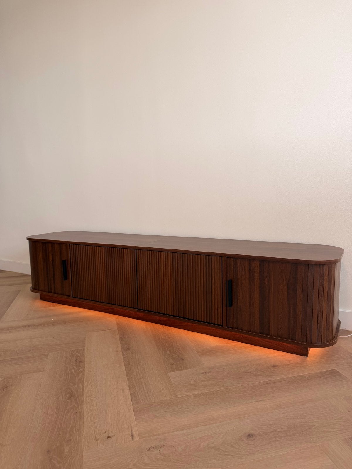 Modern TV-meubel met lattenfront en LED-verlichting, Ophalen, Zo goed als nieuw, 200 cm of meer, Minder dan 100 cm