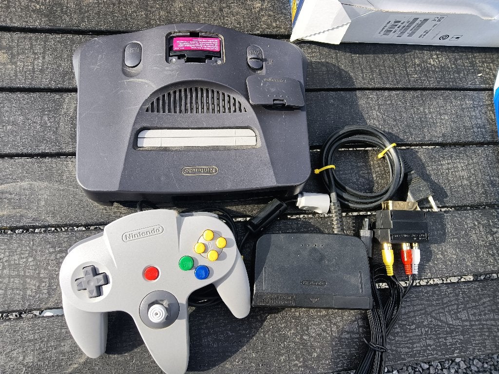 N64, Spelcomputers en Games, Ophalen, Gebruikt, Met 1 controller