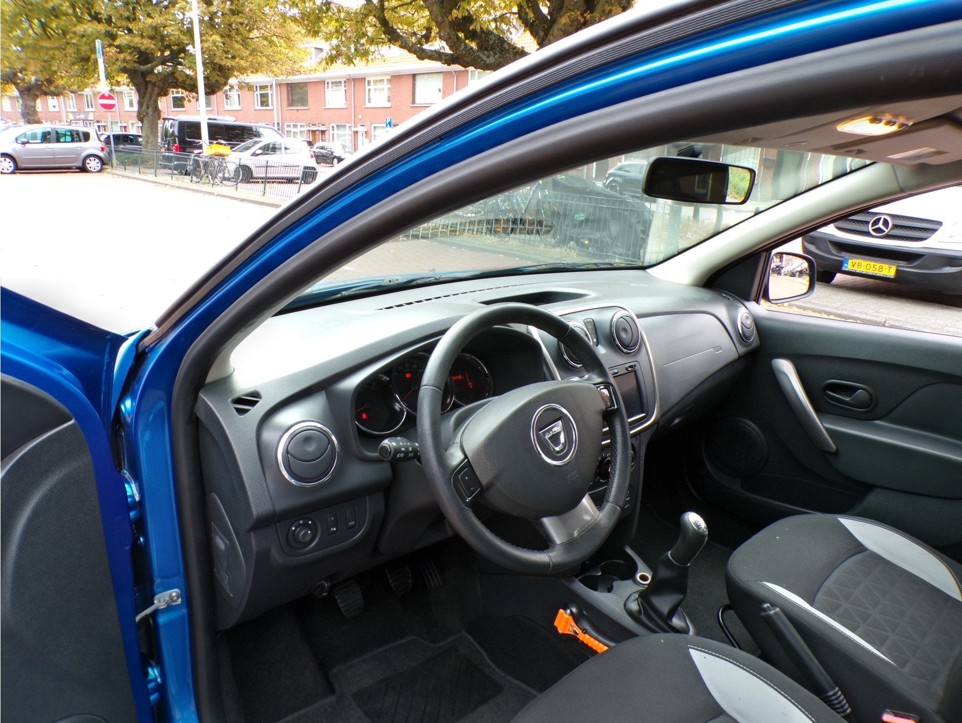 Dacia Sandero 0.9 TCe Stepway Lauréate ORG KM STAND NAP AAN, Auto's, Voorwielaandrijving, Gebruikt, 31 €/maand, Blauw
