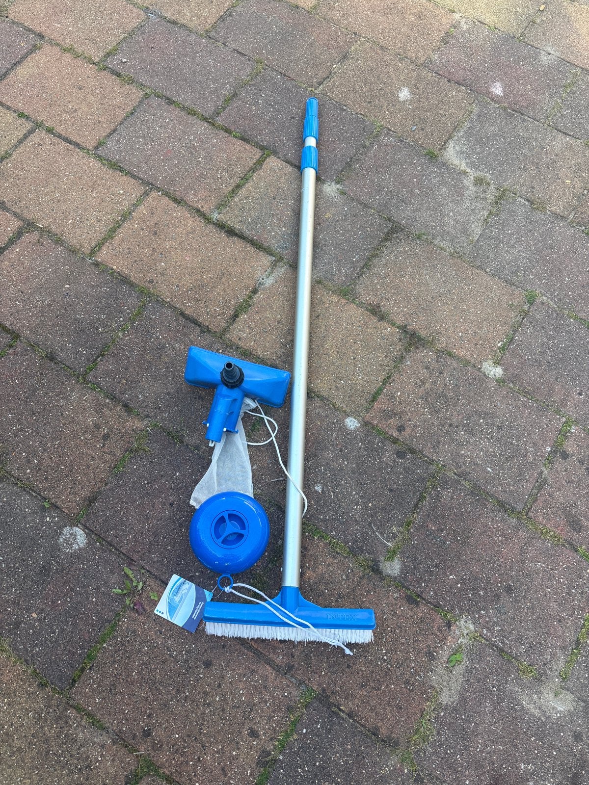 Zwembadreinigingsset met steel en borstel, Ophalen, Zo goed als nieuw, Overige typen