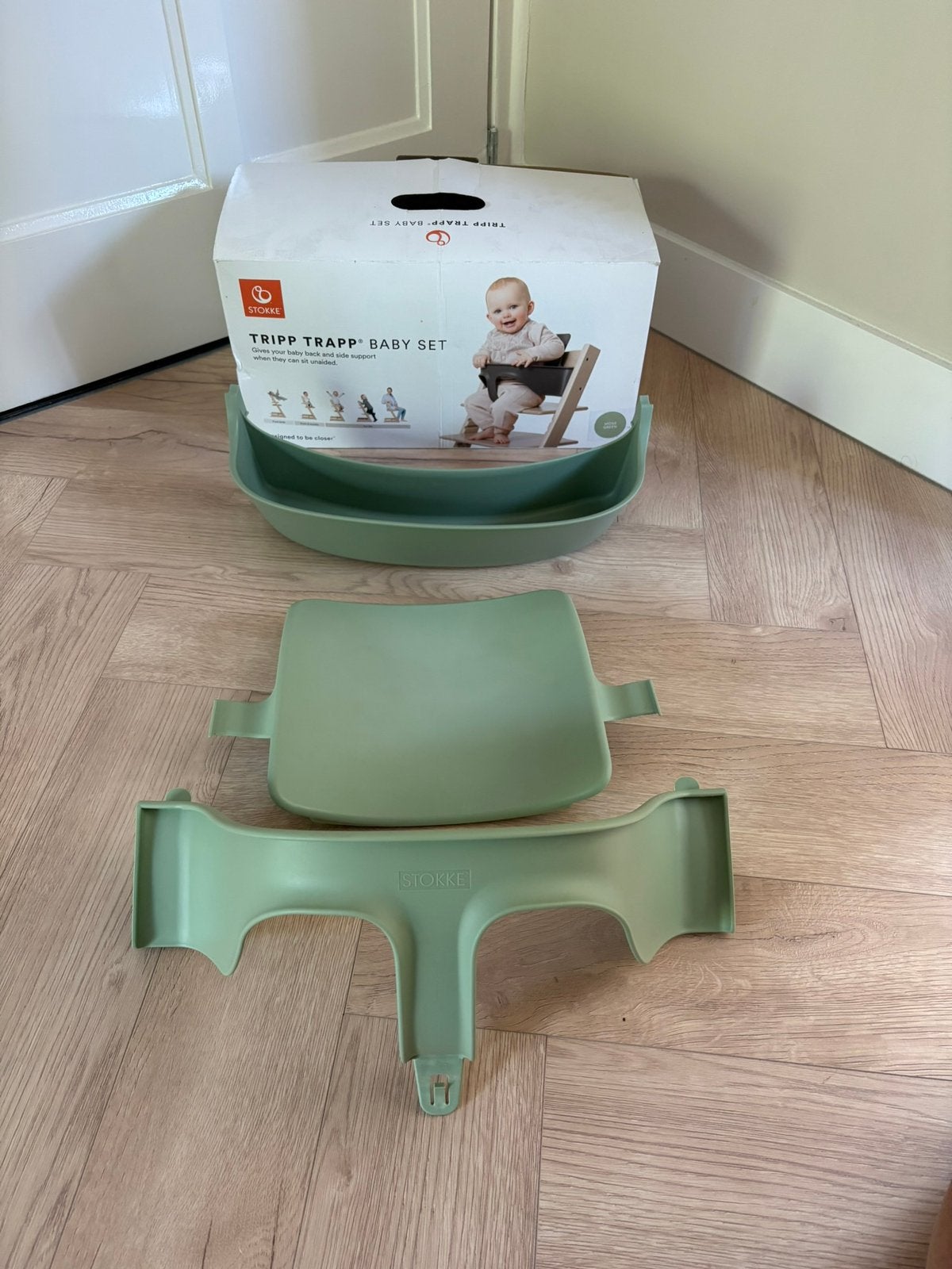 Stokke Tripp Trapp Babyset + Storage bak Moss Green, Kinderen en Baby's, Kinderstoelen, Ophalen of Verzenden, Zo goed als nieuw