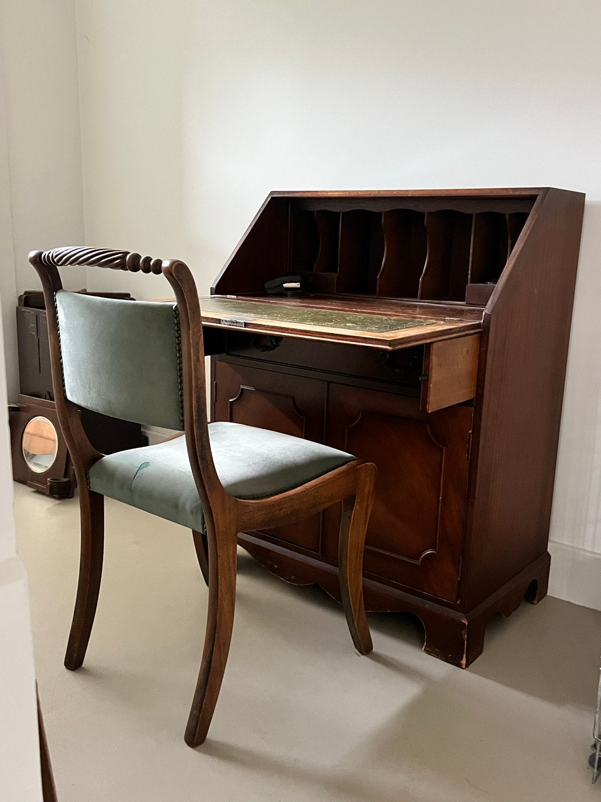 Vintage Secretaire met bijpassende stoel, Ophalen, Gebruikt