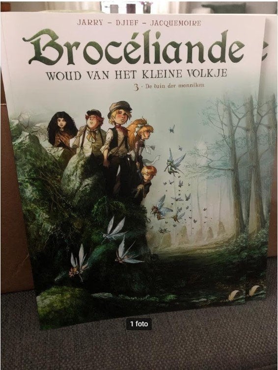 De tuin der monniken woud van het kleine volkje hardcover g2, Boeken, Eén stripboek, Ophalen of Verzenden, Zo goed als nieuw