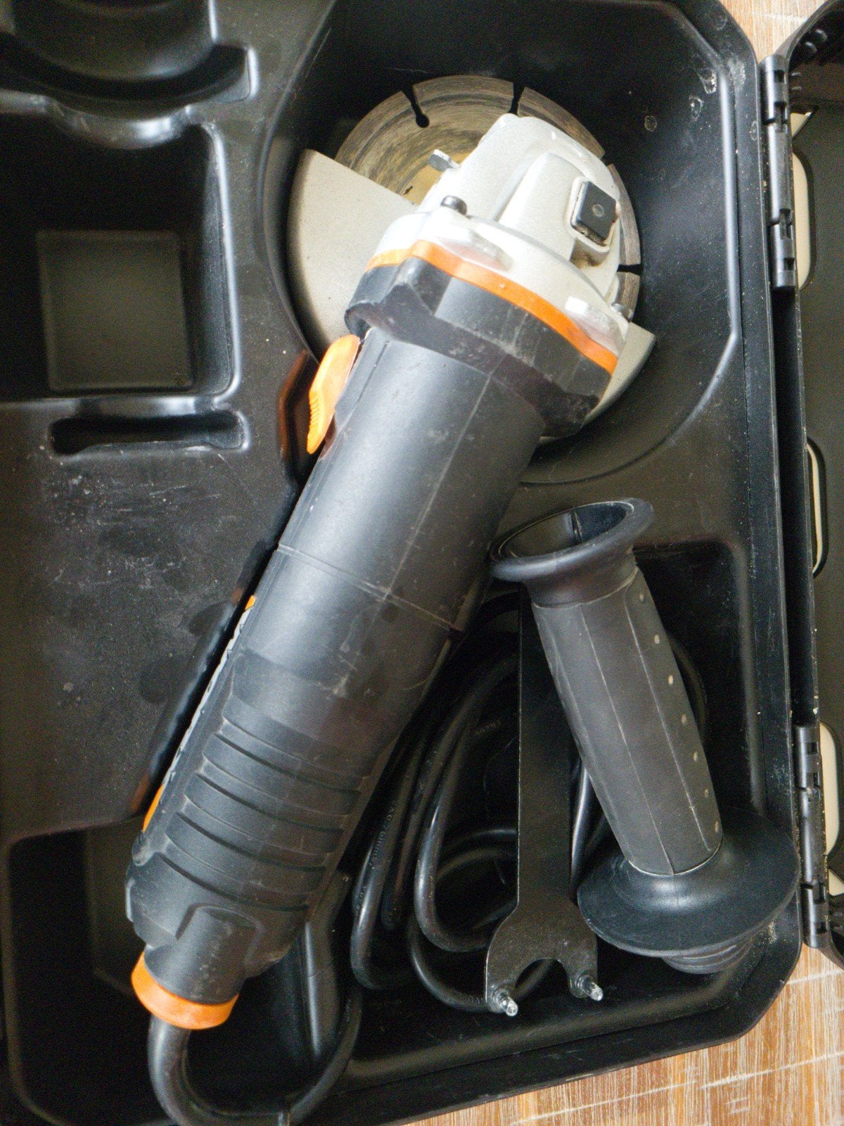Worx WX712 haakse slijpmachine met koffer, Ophalen of Verzenden, Zo goed als nieuw, 700 tot 1000 watt, Haakse handslijpmachine