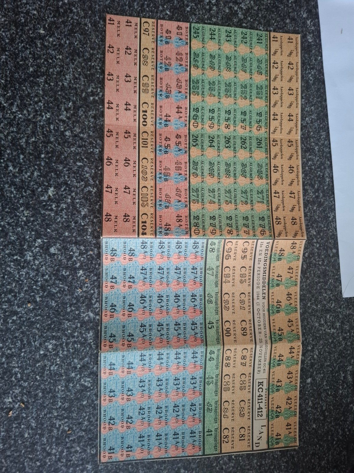 Oude Nederlandse Bonkaarten uit WOII - Voedselbonnen, Ophalen of Verzenden