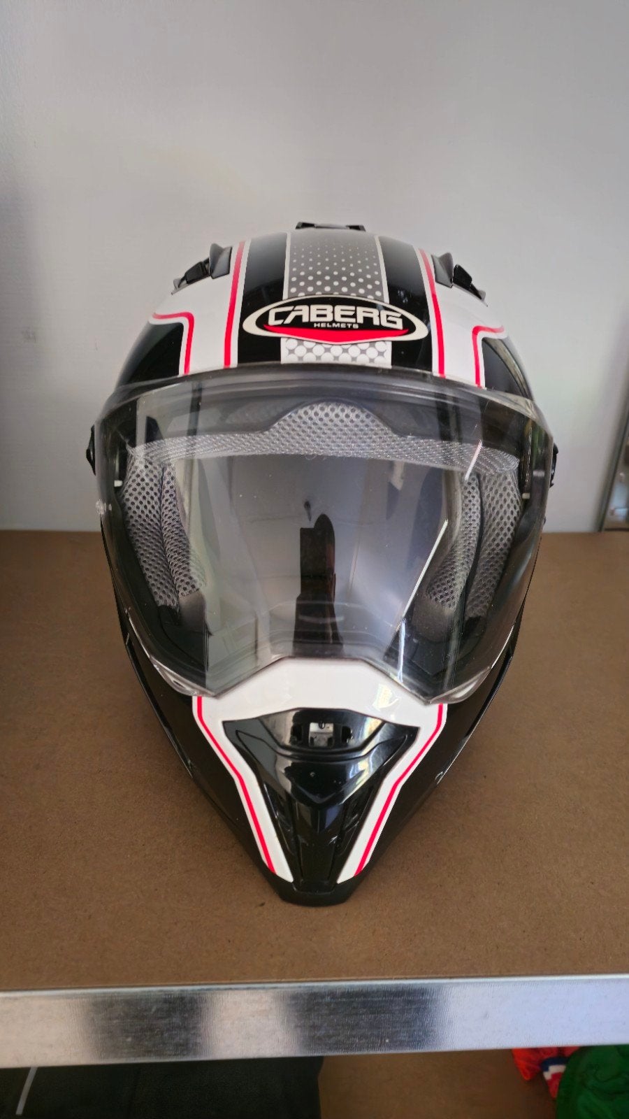 Caberg motorhelm, zo goed als nieuw!, Ophalen, Dames, Integraalhelm, L