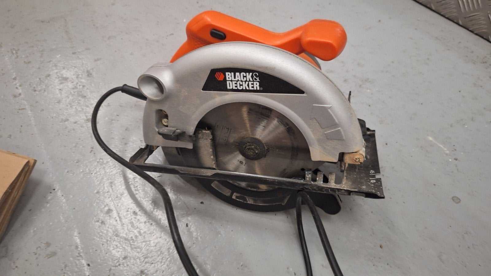 Cirkelzaag - Black & Decker en Parkside, Gebruikt, Cirkelzaag, 70 mm of meer, 600 tot 1200 watt
