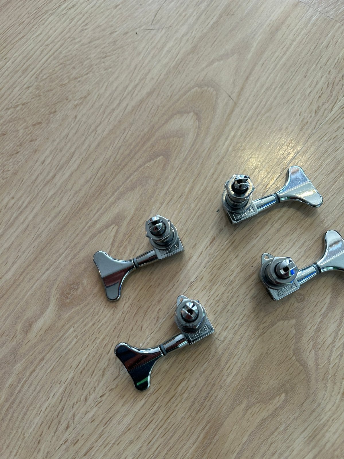 Bas tuners, Muziek en Instrumenten, Instrumenten | Onderdelen, Ophalen, Zo goed als nieuw