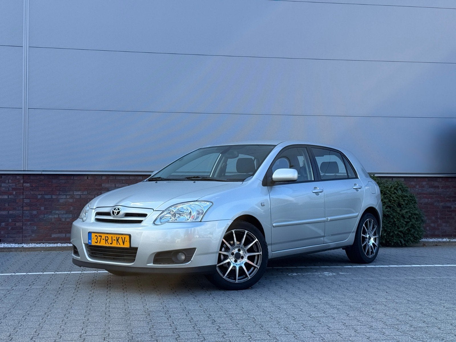 Toyota Corolla 1.6 16V Vvt-i 5DR Linea SOL 2005 Grijs, Auto's, Voorwielaandrijving, 4 cilinders, Corolla, Handgeschakeld