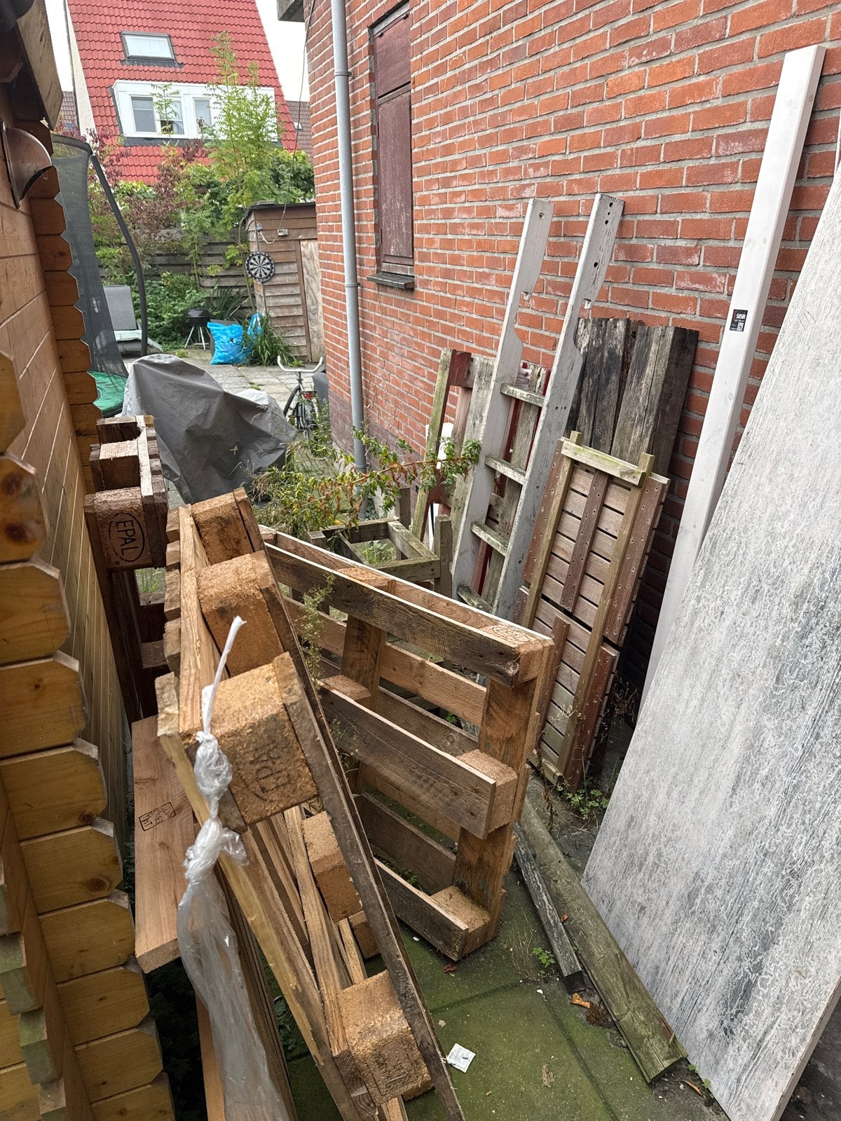 Gratis Party- en Pallet Hout Ophalen, Minder dan 3 m³, Ophalen of Verzenden, Overige houtsoorten, Blokken
