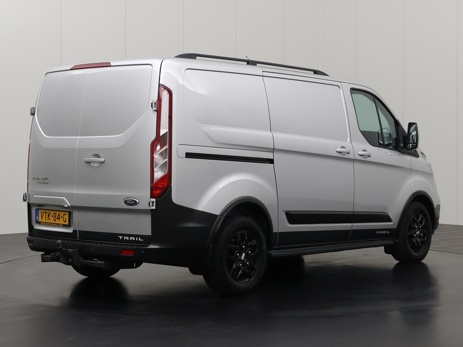 Ford Transit Custom 2.0TDCI 130PK Trail | Leder | 2xSchuifde, Voorwielaandrijving, Dealer onderhouden, 4 cilinders, 2500 kg