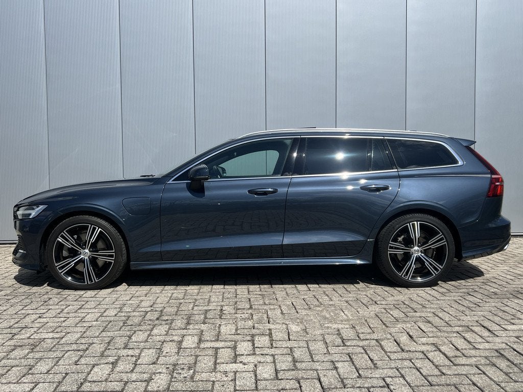 Volvo V60 2.0 T6 Recharge AWD Inscription Trekhaak Panoramad, Auto's, Volvo, Automaat, Gebruikt, Blauw, 340 pk