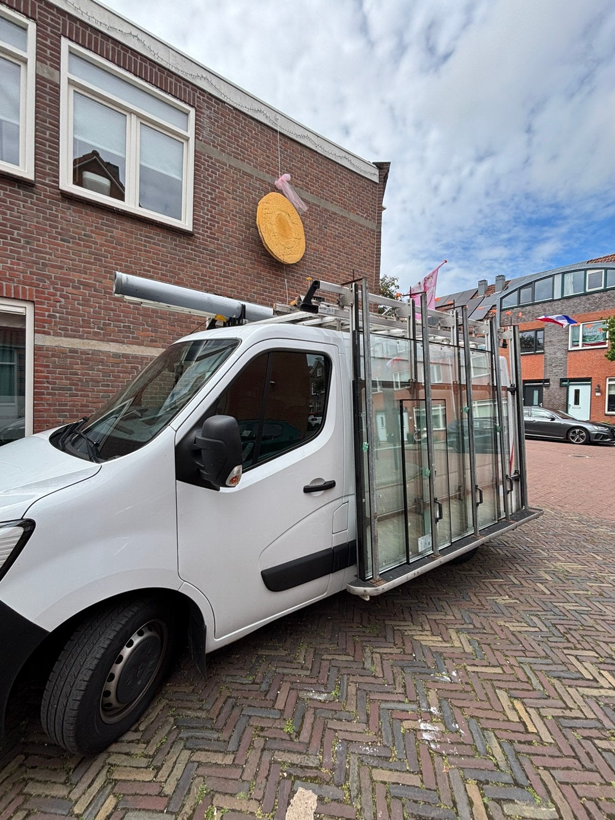 Glas resteel, Ophalen