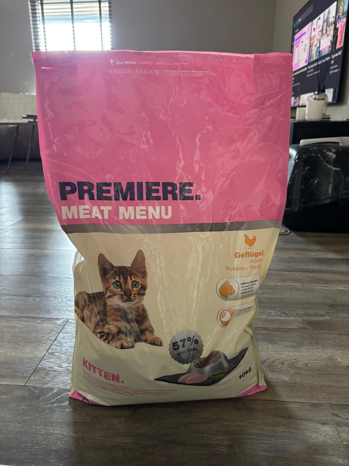 Zak kittenvoer. 3/4 vol. Gratis af te halen., Ophalen, Zo goed als nieuw