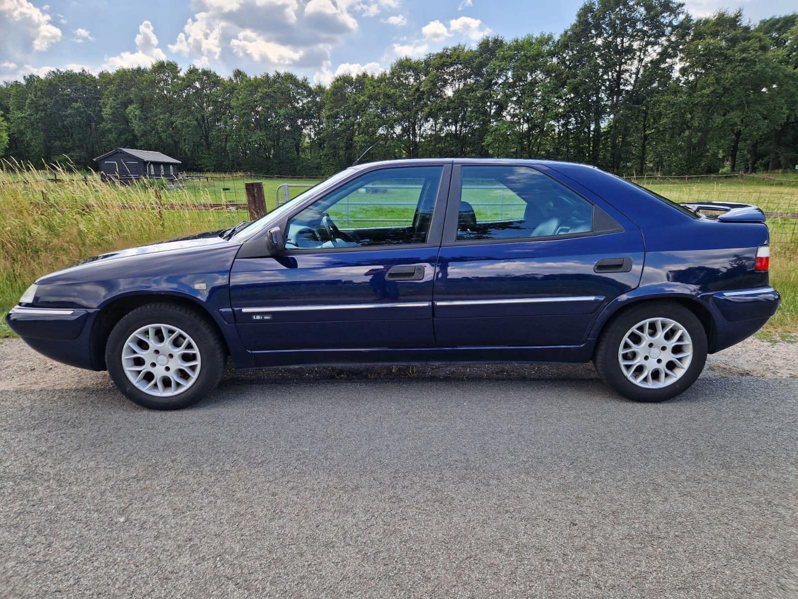 Citroen Xantia 1.8i-16V Millésime vol leder en airco, Gebruikt, Zwart, 4 cilinders, Bedrijf