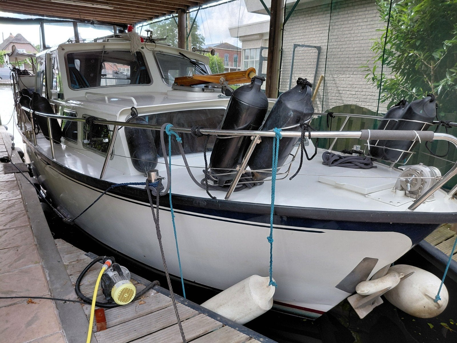 Te koop aquanaut 10m met zwemplateau, Watersport en Boten, Ophalen, Staal, Koelkast