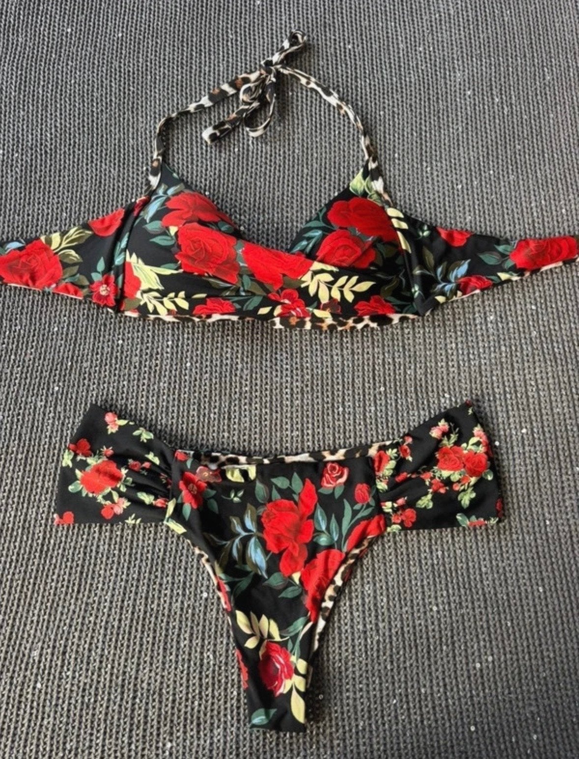 Calzedonia bikini met bloemen en luipaardprint, Ophalen of Verzenden, Nieuw, Meerkleurig, Bikini