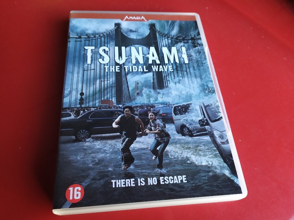 Tsunami - The Tidal Wave, Vanaf 16 jaar, Ophalen of Verzenden, Zo goed als nieuw