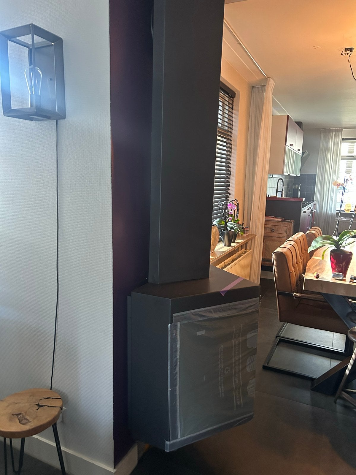 Moderne hangende haard met schouw, Huis en Inrichting, Ophalen of Verzenden, Gebruikt, Hangende haard, Houthaard
